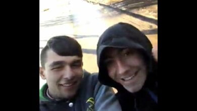 Ради своих девушек николаевские экстремалы прокатились на задней части троллейбуса (Видео 18+) | Корабелов.ИНФО