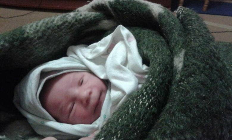 Поліція Вітовського р-ну розшукала 32-річну мати, яка покинула своє немовля. Записка про хворобу - вигадка | Корабелов.ИНФО