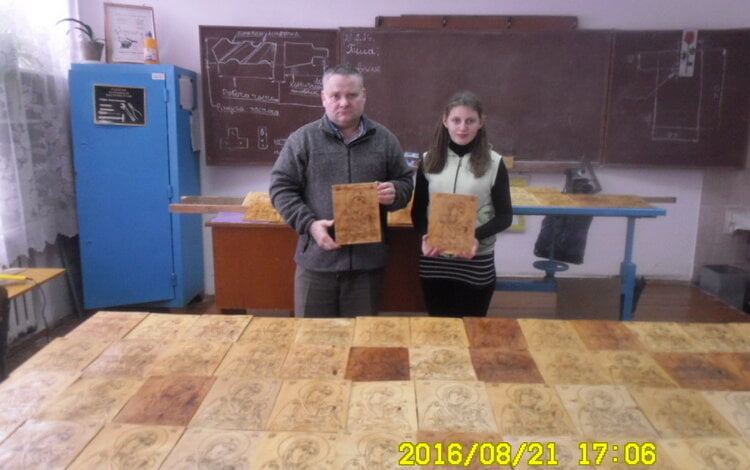 "Боже! Бережи Україну!" Учні інтернату в Корабельному районі виготовили 100 ікон для воїнів АТО | Корабелов.ИНФО image 1