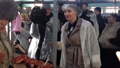 «Это просто ужас!», - Ревизор со скандалом проверила качество мяса на рынке в Николаеве (ВИДЕО) | Корабелов.ИНФО