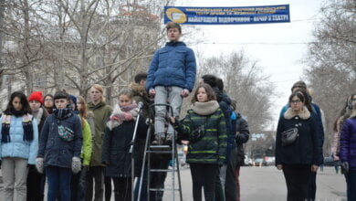 “Мамо, не плач. Я повернусь весною”: в Николаеве провели перфоманс ко дню памяти Небесной Сотни (ВИДЕО) | Корабелов.ИНФО