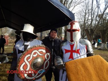 Весна на пороге! В Корабельном наелись блинов и сожгли большое чучело Масляной, встречая пробуждение природы (ВИДЕО) | Корабелов.ИНФО image 1