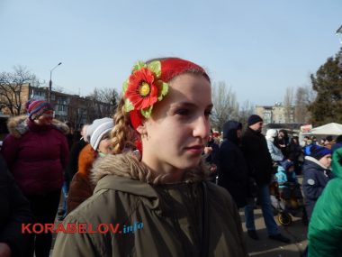 Весна на пороге! В Корабельном наелись блинов и сожгли большое чучело Масляной, встречая пробуждение природы (ВИДЕО) | Корабелов.ИНФО image 17