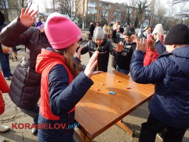 Весна на пороге! В Корабельном наелись блинов и сожгли большое чучело Масляной, встречая пробуждение природы (ВИДЕО) | Корабелов.ИНФО image 22