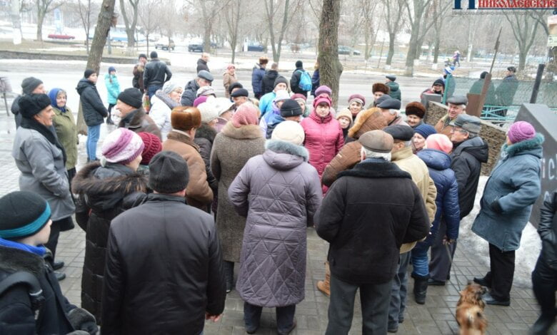 «Мы хотим, чтобы нас уважали, а не унижали», - жители Витовского района собирают подписи за смену перевозчика | Корабелов.ИНФО image 1