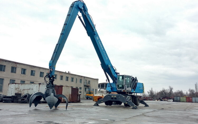 Навантажувач Terex Fuchs поповнив парк перевантажувальної техніки держпідприємства «СК «Ольвія» (ВІДЕО) | Корабелов.ИНФО