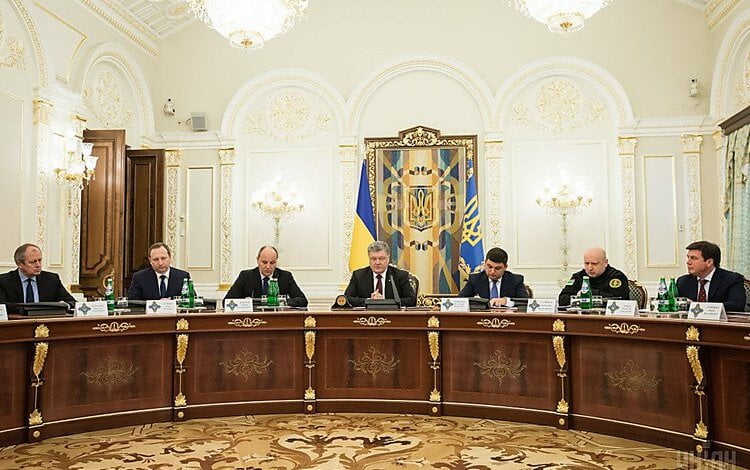 СНБО приостановил перемещение грузов через линию разграничения на Донбассе | Корабелов.ИНФО