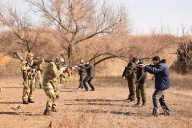 На полігоні Нацполіції в Матвіївці пройшли практичні заняття підрозділів територіальної оборони Миколаївщини | Корабелов.ИНФО image 6