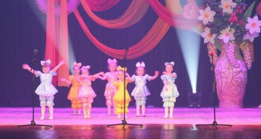 "Весняний вернісаж" подарували жінкам творчі колективи ПК «Корабельний» | Корабелов.ИНФО image 3