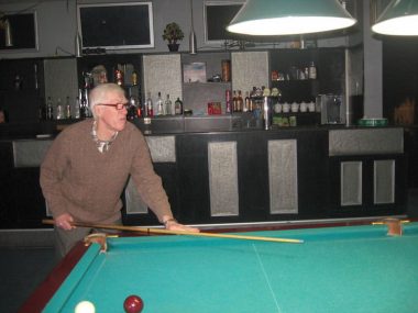 Пенсионеры НГЗ в честь годовщины освобождения Николаева сразились за бильярдными столами | Корабелов.ИНФО image 5