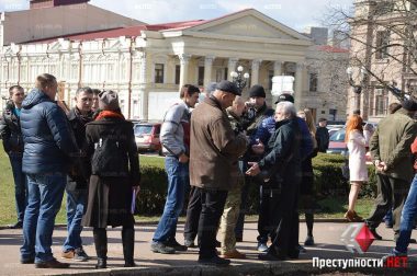 В Николаеве во время митинга против тарифов не обошлось без столкновений | Корабелов.ИНФО image 3