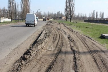 В Корабельном районе проводятся работы по обустройству обочин | Корабелов.ИНФО image 4