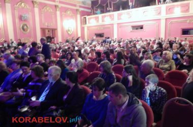 Прекрасных сотрудниц ГП "СК "Ольвия" поздравили с праздником в Николаевском академическом украинском театре | Корабелов.ИНФО image 7