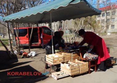 В Корабельном районе по-прежнему "процветает" стихийная торговля | Корабелов.ИНФО image 2