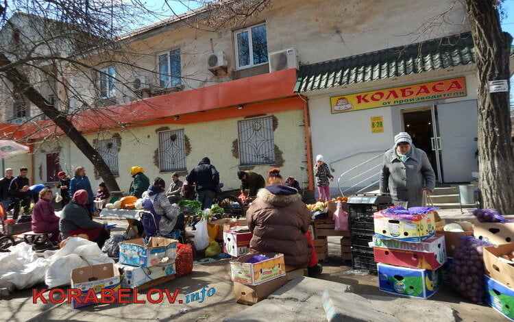 В Корабельном районе по-прежнему "процветает" стихийная торговля | Корабелов.ИНФО image 12
