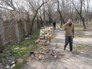 "Московские попы уже ломают имущество ДК», - жители Корабельного собираются пикетировать сессию горсовета | Корабелов.ИНФО image 7