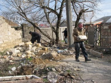 "Московские попы уже ломают имущество ДК», - жители Корабельного собираются пикетировать сессию горсовета | Корабелов.ИНФО image 6