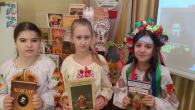 У бібліотеці для дітей в Корабельному районі відбулося літературно-мистецьке свято «Уклін та шана Кобзарю» | Корабелов.ИНФО image 1