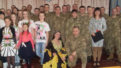 Колективи Палацу культури "Корабельний" привітали жінок-захисниць у військовій частині А3767 | Корабелов.ИНФО image 2