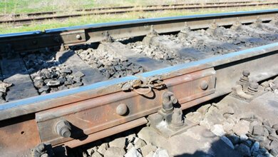 "Мы могли бы заработать". В Корабельном районе задержали воров, разбиравших железнодорожные пути | Корабелов.ИНФО image 1