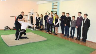 У школі № 1 імені Олега Ольжича учнів вчили самообороні, першій медичній допомозі й не тільки | Корабелов.ИНФО image 1