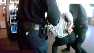 "Развлечения" в Корабельном районе: пьяный мужчина угрожал девушке в баре, после чего оказался в отделе полиции | Корабелов.ИНФО