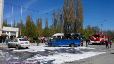 Возле гостиницы "Металлург" сгорел микроавтобус | Корабелов.ИНФО image 5