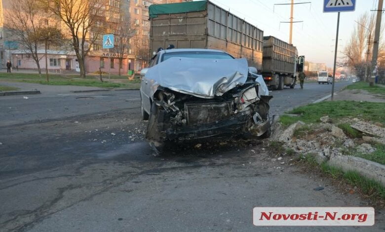 Пьяный водитель на «Шевроле» в Николаеве врезался в зерновоз | Корабелов.ИНФО
