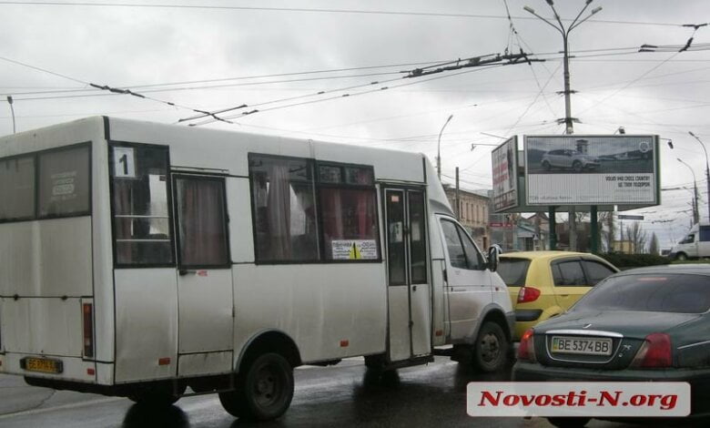 Микроавтобус «Рута» маршрута №1 попал в ДТП | Корабелов.ИНФО