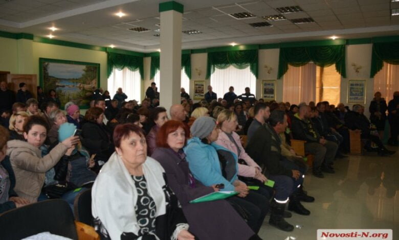 Депутата от Корабельного района ударили и порвали пиджак, не пуская на заседание профсоюза «Николаевводоканала» | Корабелов.ИНФО