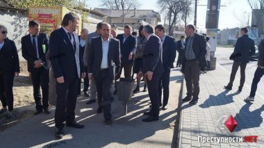 Мэр-экскурсовод: Сенкевич покатал чиновников по проблемным местам города | Корабелов.ИНФО image 5