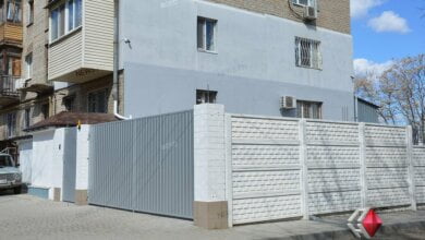 У Сенкевича констатировали, что его однопартиец Апанасенко установил забор самовольно и он должен быть демонтирован | Корабелов.ИНФО