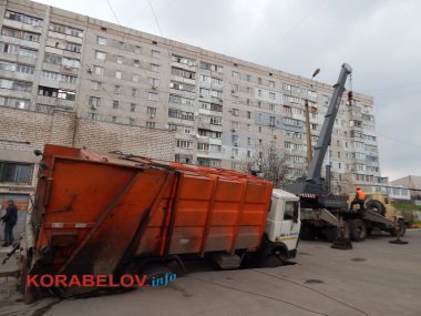 Как спасали провалившийся под асфальт мусоровоз в Корабельном районе | Корабелов.ИНФО image 6