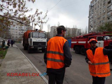 Как спасали провалившийся под асфальт мусоровоз в Корабельном районе | Корабелов.ИНФО image 8