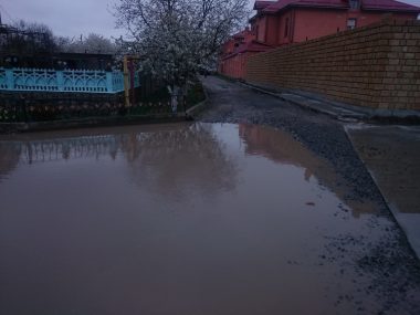 "Что за бардак? Зачем нам такие службы?!!" - житель Корабельного об избирательном "ремонте" дороги в частном секторе | Корабелов.ИНФО image 3