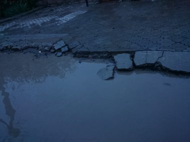 "Что за бардак? Зачем нам такие службы?!!" - житель Корабельного об избирательном "ремонте" дороги в частном секторе | Корабелов.ИНФО image 6