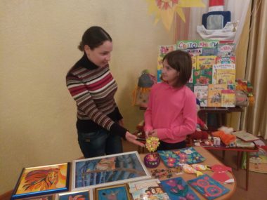 В Корабельному районі 4-класниця Іванна Цитрак відкрила виставку своїх робіт у дитячій бібліотеці | Корабелов.ИНФО image 4