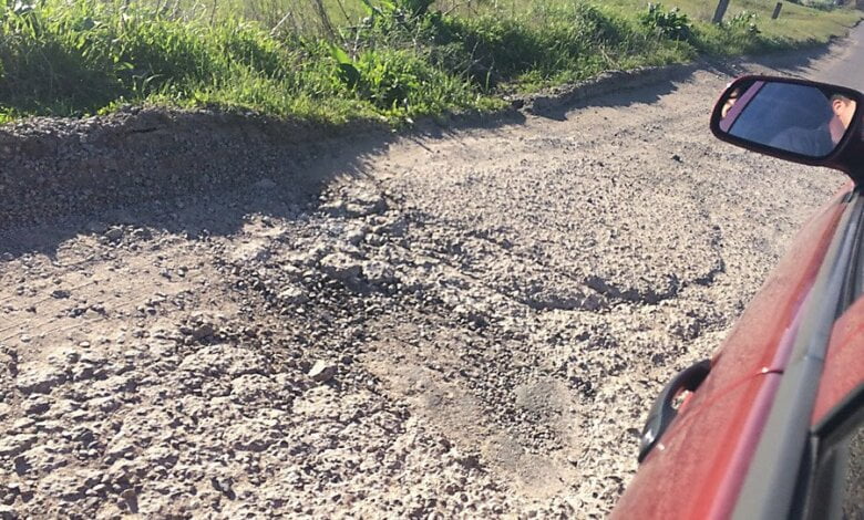 "Дорога - ад. Яма на яме, которая и так в яме... Кошмар просто", – николаевцы о дороге в Лиманах (ВИДЕО) | Корабелов.ИНФО image 3