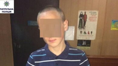 Патрульні в Миколаєві піймали неповнолітніх, що розповсюджували адреси наркосайтів | Корабелов.ИНФО image 1