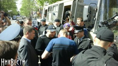 В Николаеве началась акция «Бессмертный полк» – произошла первая стычка | Корабелов.ИНФО image 1