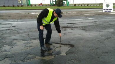 "Вулиці і  проспекти - у незадовільному стані", - патрульна поліція Миколаєва | Корабелов.ИНФО image 1