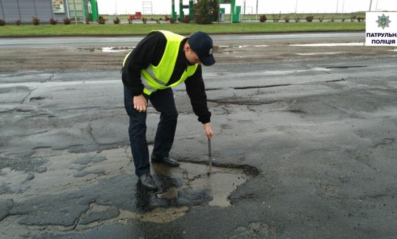 "Вулиці і проспекти - у незадовільному стані", - патрульна поліція Миколаєва | Корабелов.ИНФО image 1
