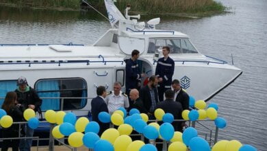 Народ "ломанулся" осматривать "ракету". Первый водный рейс по маршруту "Вознесенск-Николаев" | Корабелов.ИНФО image 2