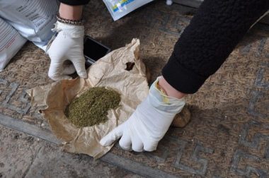 "Стреляли из автоматов": в Широкой Балке накрыли группу наркоторговцев, которую «крышевал» полицейский | Корабелов.ИНФО image 6