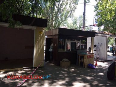 Незаконные МАФы в Корабельном демонтирует администрация Центрального района по поручению мэра (ВИДЕО) | Корабелов.ИНФО image 5