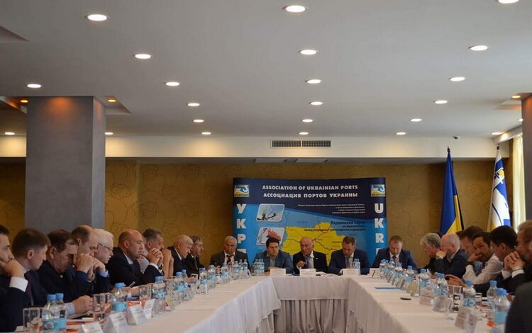 Керівник ДП «СК «Ольвія» Руслан Олейник взяв участь у розширеному засіданні Ради Асоціації портів України | Корабелов.ИНФО image 2
