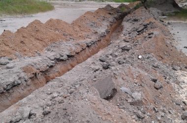 "Электроразрыватели или кладоискатели"? Жители Корабельного района просят, чтоб им восстановили поврежденный асфальт | Корабелов.ИНФО image 2