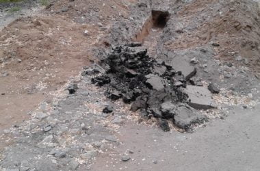 "Электроразрыватели или кладоискатели"? Жители Корабельного района просят, чтоб им восстановили поврежденный асфальт | Корабелов.ИНФО image 4