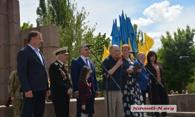 Сенкевич пытался отобрать микрофон у ветерана, выступавшего «не в тему» | Корабелов.ИНФО