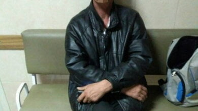 Хулиган с топором спрятался от патрульных в Корабельном районе на электроопоре | Корабелов.ИНФО